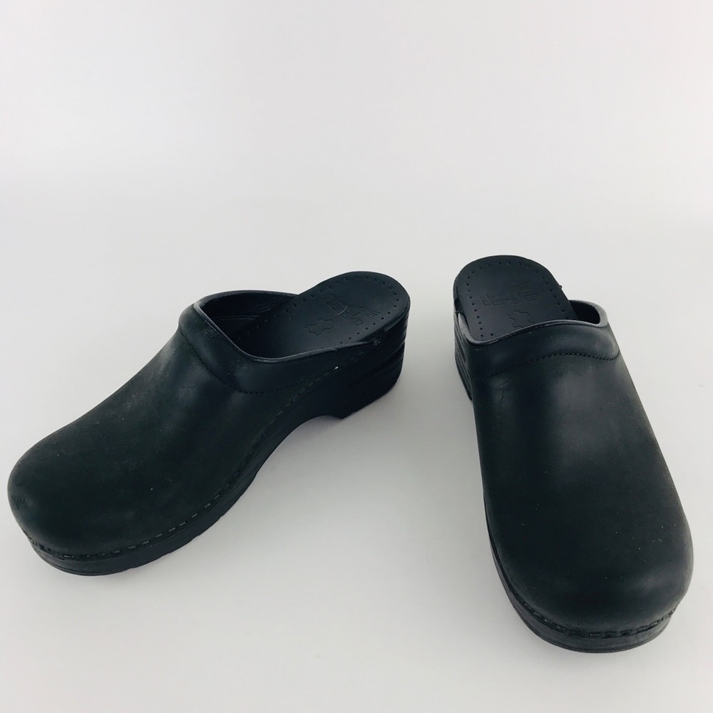 Dansko clogs size 37 size 7 black leather mules